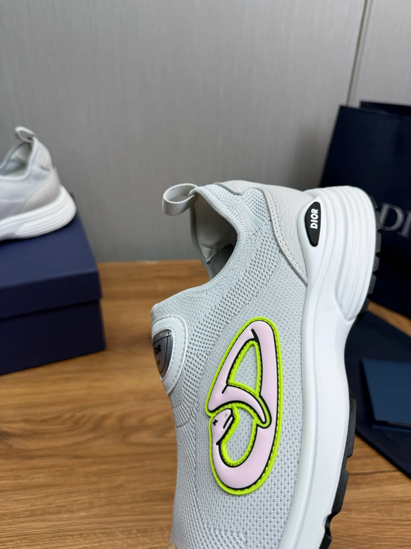 Men's shoes 💰540💰 Dior Dior B30 latest hot model shipped, original 1:1 manufacturing ▪️ Fabric: Original custom fly woven ▪️ Lining: Imported breathable mesh ▪️ Sole: Original molded non-slip outsole ▪️ Size: 38-45 (custom-made 45 non-returnable)